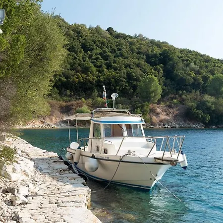 Meganisi Blue Spartokhórion